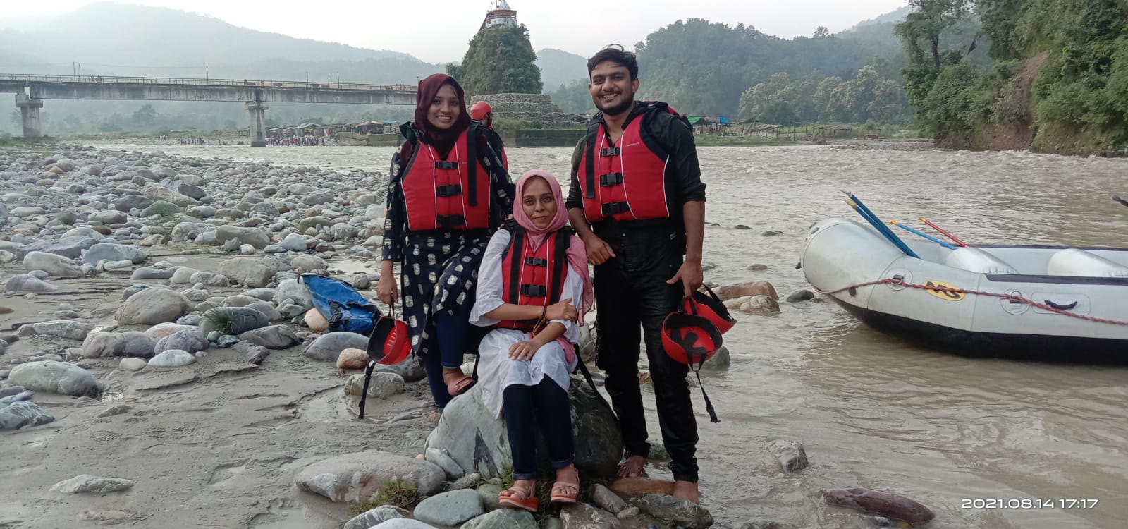 river rafting in corbett
