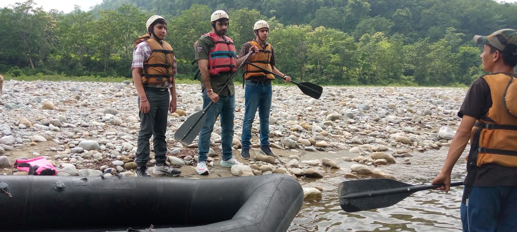 river rafting in corbett