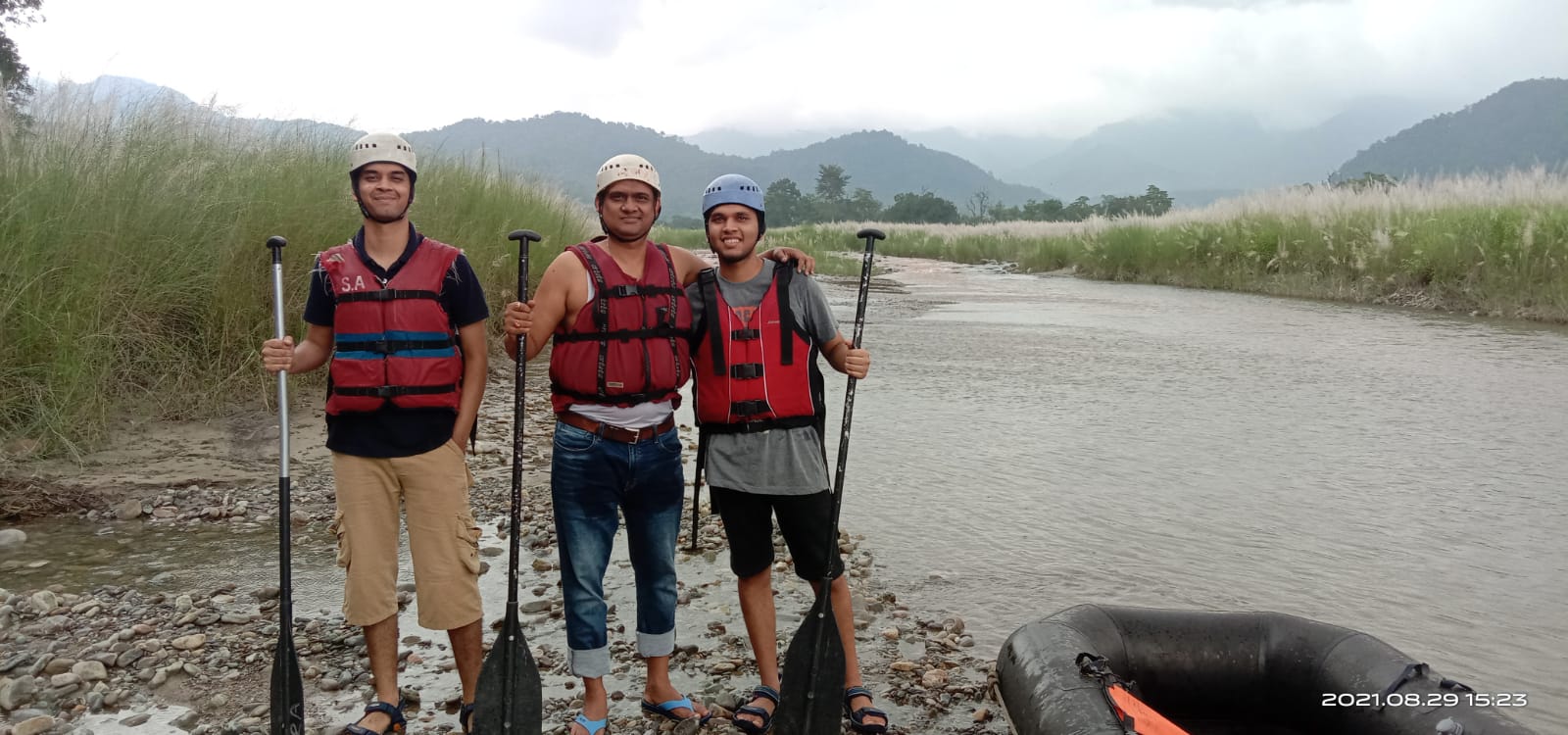 river rafting in corbett