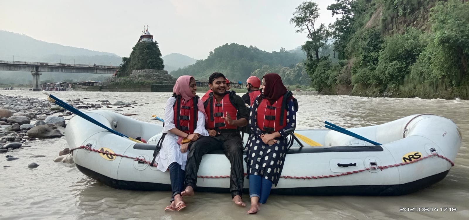 river rafting in corbett
